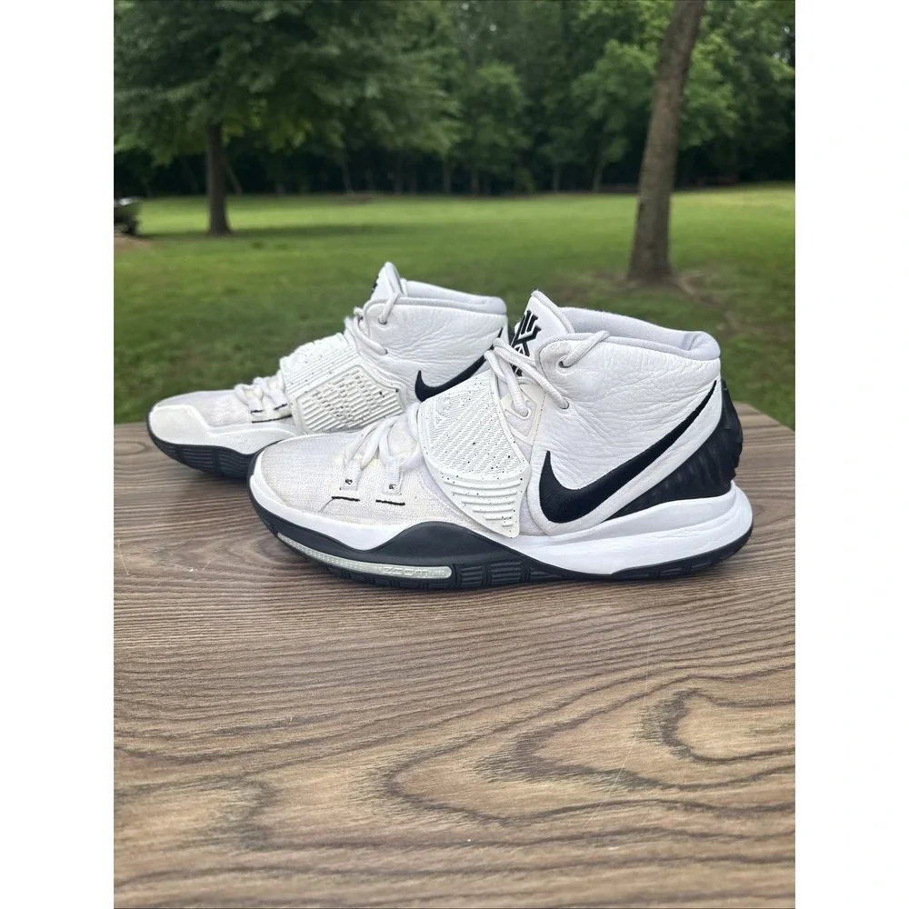 Nike Air Zoom Turbo Kyrie Irving Basketball Shoes White Men's Size 8.5 BQ4630-10